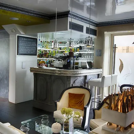 Eiffel Trocadéro Hotel