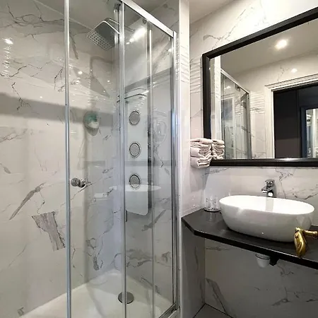 Hotel Eiffel Trocadéro 4*