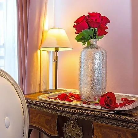 Hotel Eiffel Trocadero