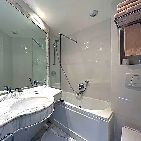 Eiffel Trocadero Hotel 4*
