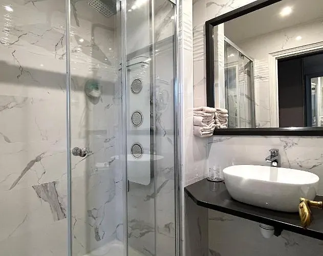 Hotel Eiffel Trocadéro 4*