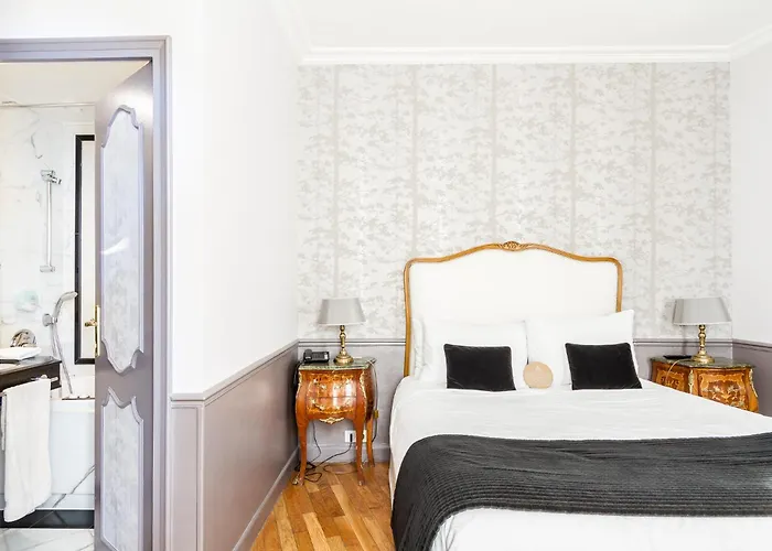 Eiffel Trocadéro Hotel 4*