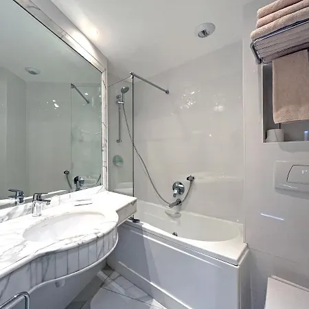 Eiffel Trocadero Hotel 4*