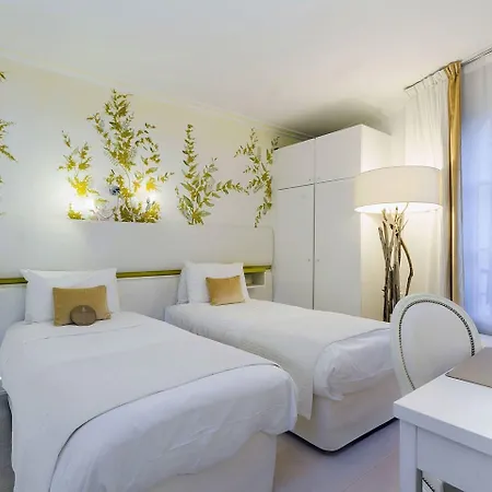 Hotel Eiffel Trocadero 4*