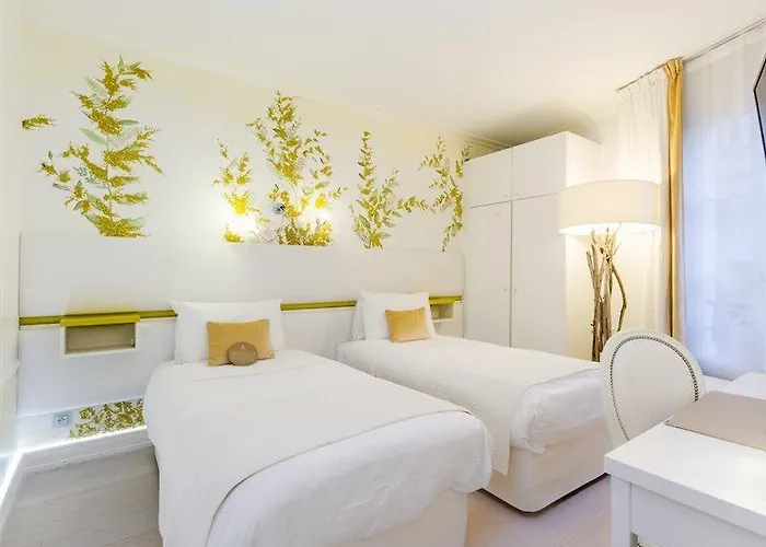 Eiffel Trocadero Hotel Paris